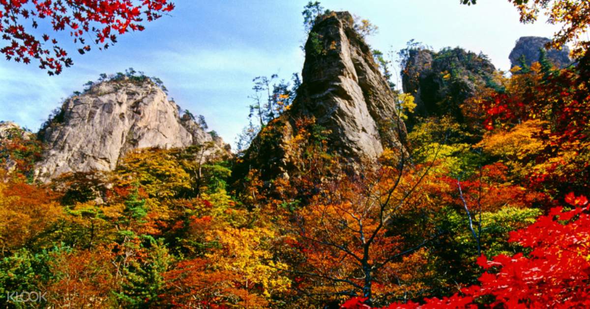 Seoraksan Autumn Day Tour From Seoul